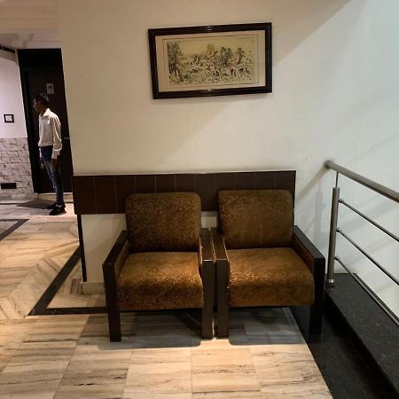 Hotel Raman'S Jagādhri エクステリア 写真