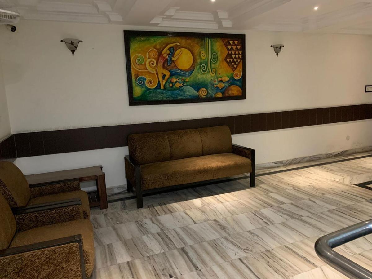 Hotel Raman'S Jagādhri エクステリア 写真